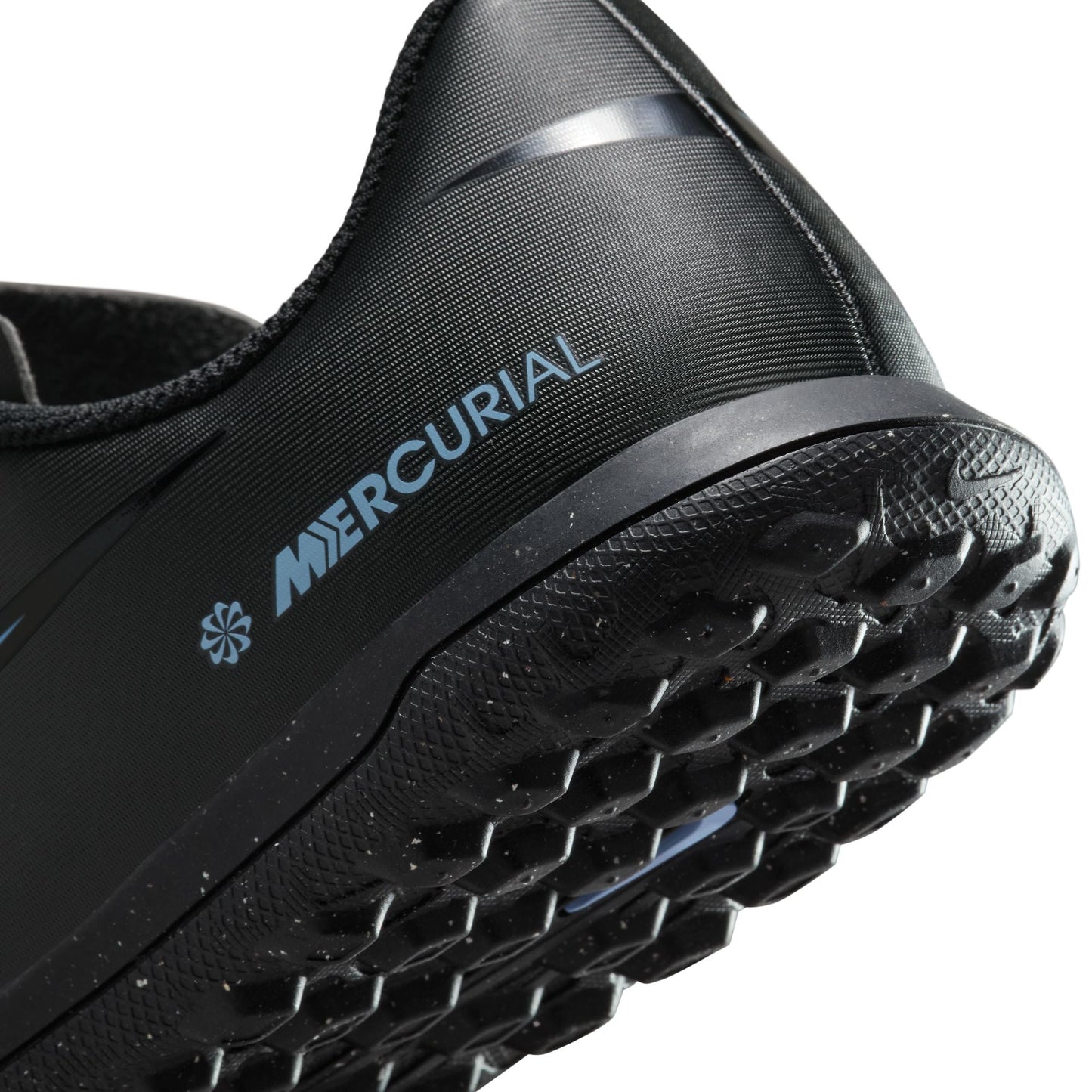 Nike Jr. Mercurial Vapor 16 Club Little/Big Kids' Turf Low-Top Soccer Shoes